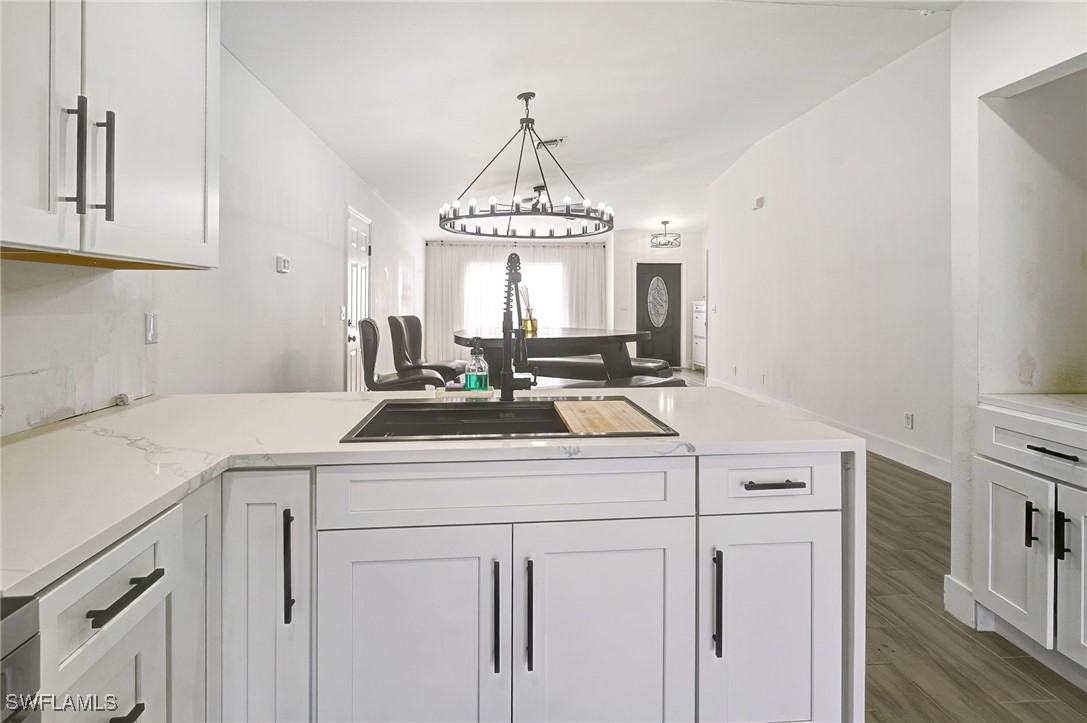 4 Bed SingleFamilyResidence for Sale in Fort Myers, photo 8
