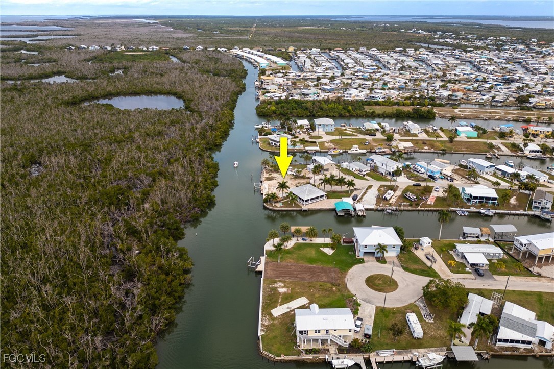 Waterfront Home for Sale in Trailerhaven, photo 8