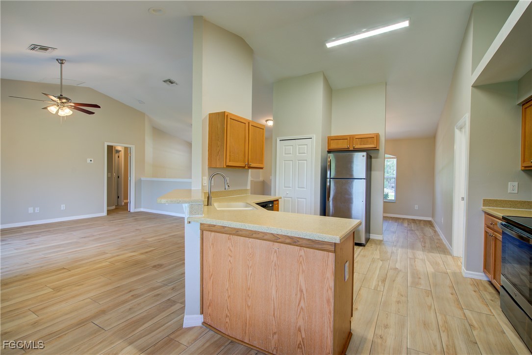 3 Bed Waterfront Home for Sale in Cape Coral, photo 8