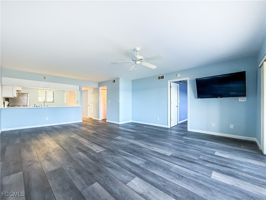 2 Bed Waterfront Home for Sale in North Fort Myers, photo 8