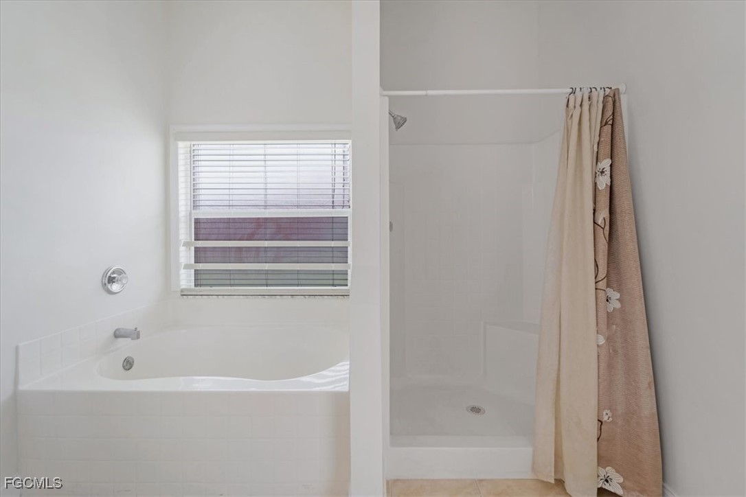 3 Bed Pool Home for Sale in Lehigh Acres, photo 8