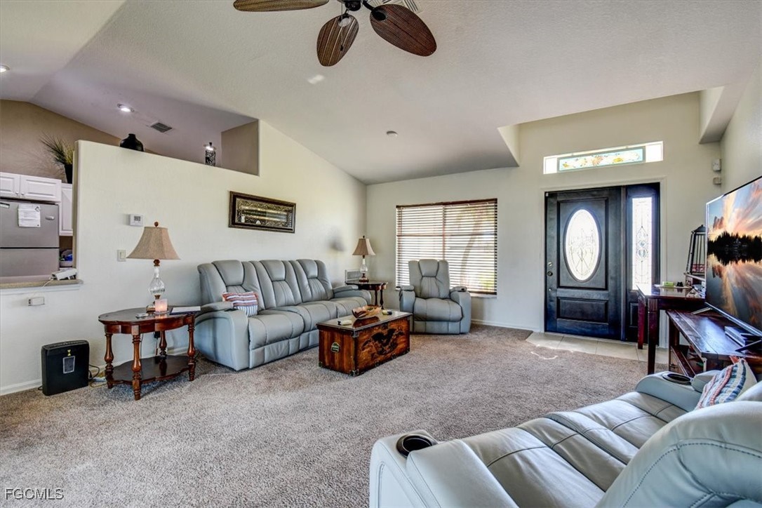 3 Bed SingleFamilyResidence for Sale in Cape Coral, photo 8