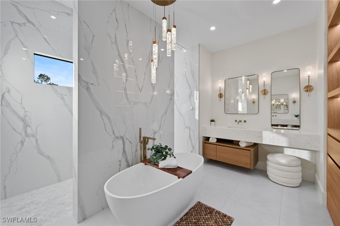 4 Bed SingleFamilyResidence for Sale in Naples, photo 8