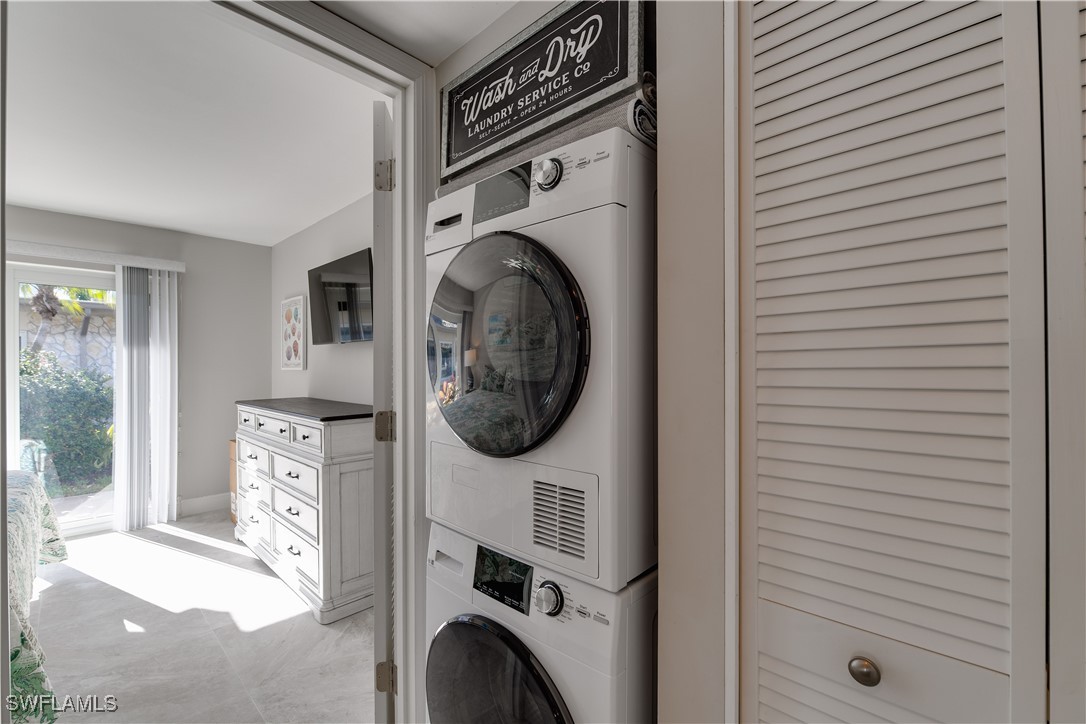 1 Bed Waterfront Home for Sale in Marco Island, photo 8
