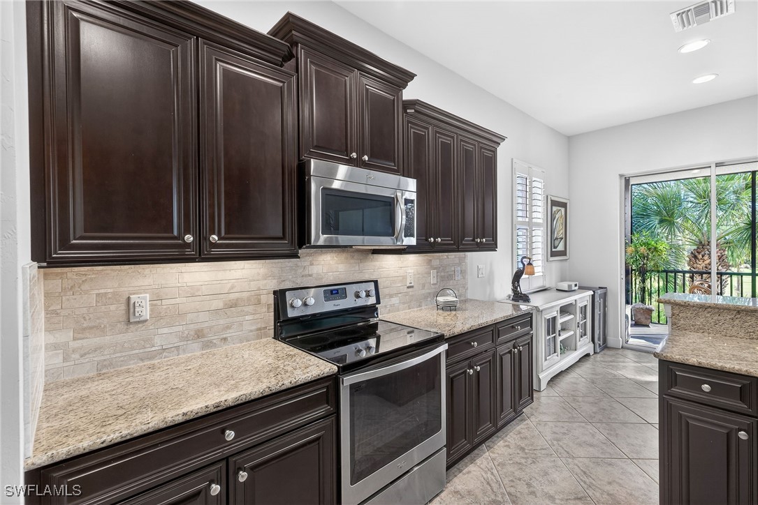 3 Bed Condominium for Sale in Somerset, photo 8