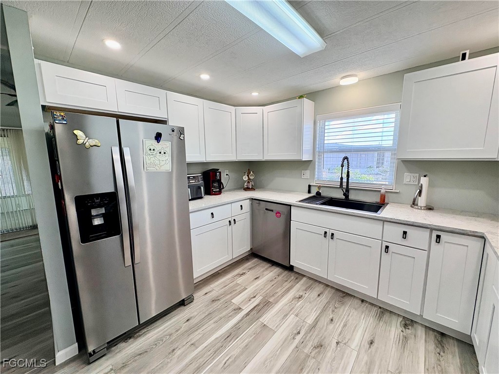 2 Bed ManufacturedHome for Sale in North Fort Myers, photo 8