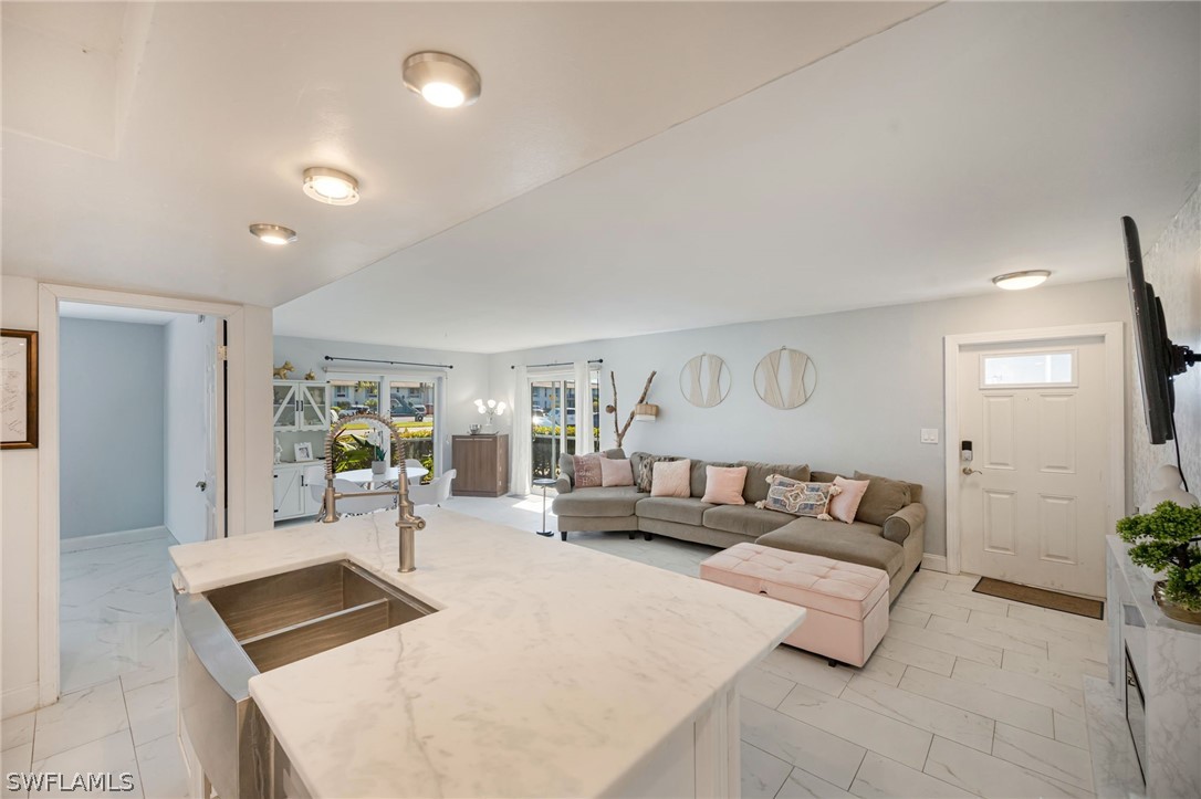 2 Bed Condominium for Sale in Naples, photo 8