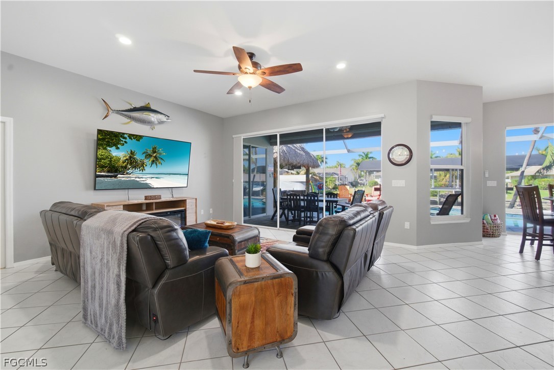 3 Bed Pool Home for Sale in Cape Coral, photo 8