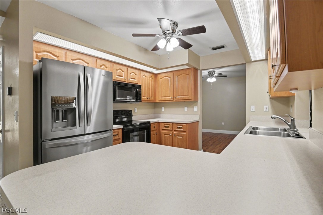 3 Bed Pool Home for Sale in Cape Coral, photo 8