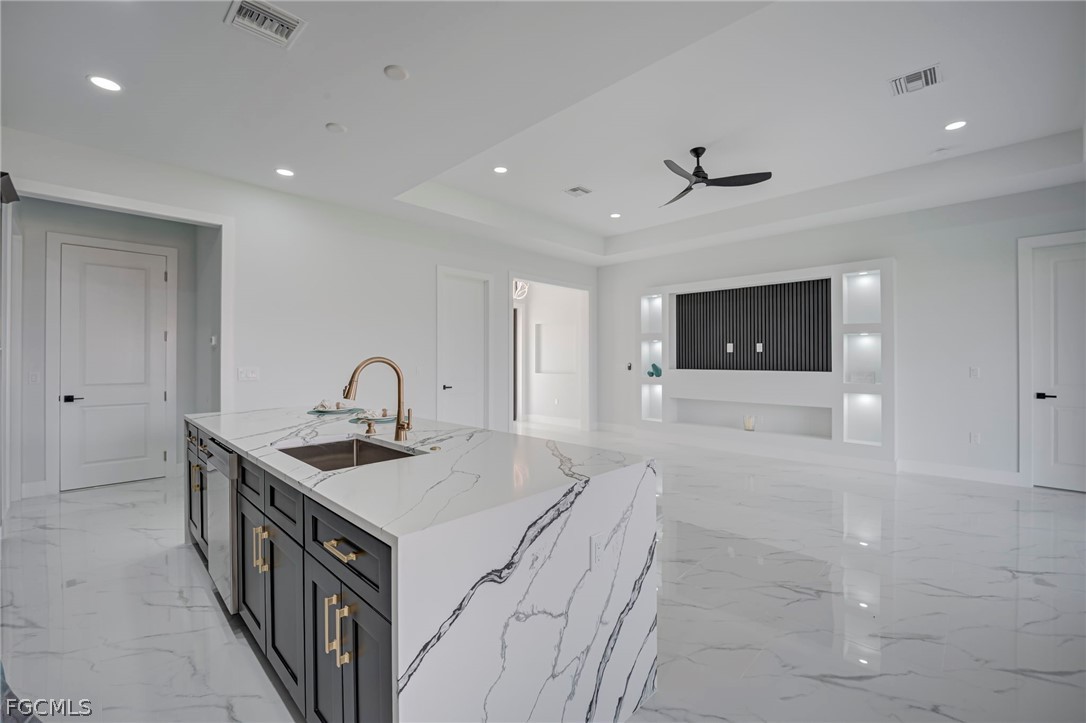 3 Bed SingleFamilyResidence for Sale in Lehigh Acres, photo 8