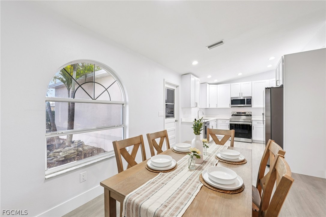 5 Bed SingleFamilyResidence for Sale in Cape Coral, photo 8