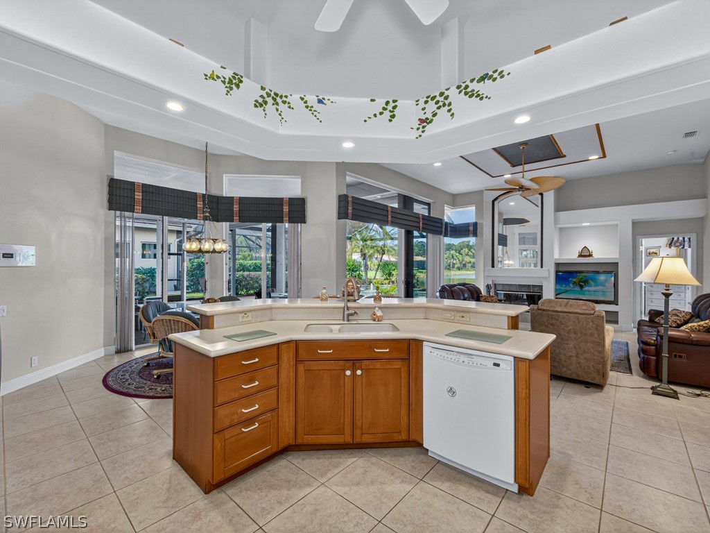 4 Bed Pool Home for Sale in The Strand, photo 8