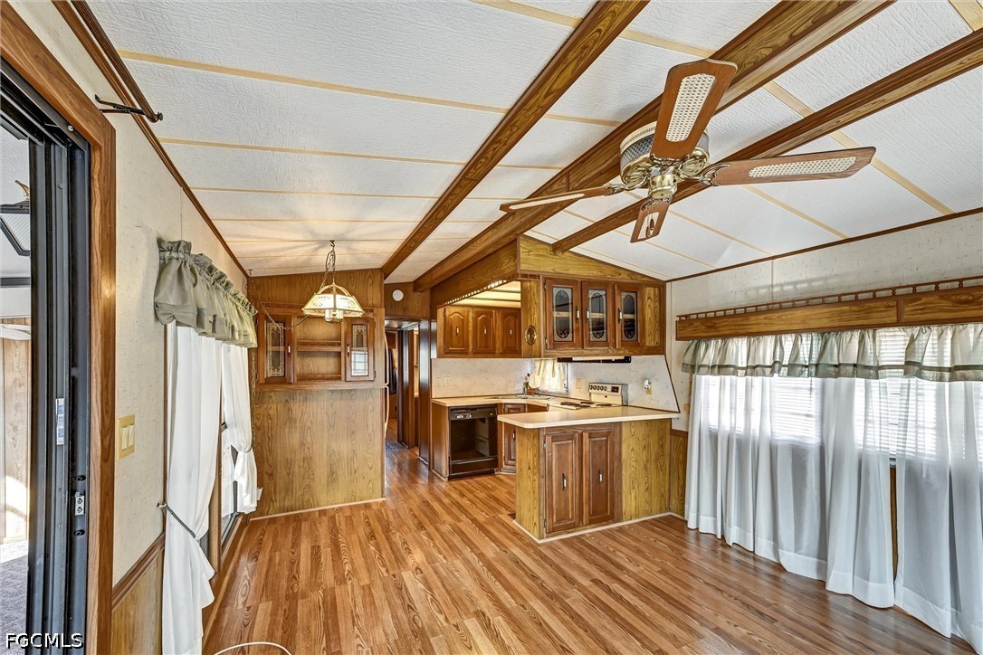 1 Bed ManufacturedHome for Sale in Estero, photo 8