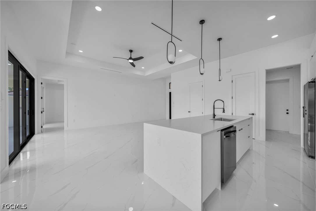 3 Bed SingleFamilyResidence for Sale in Lehigh Acres, photo 8