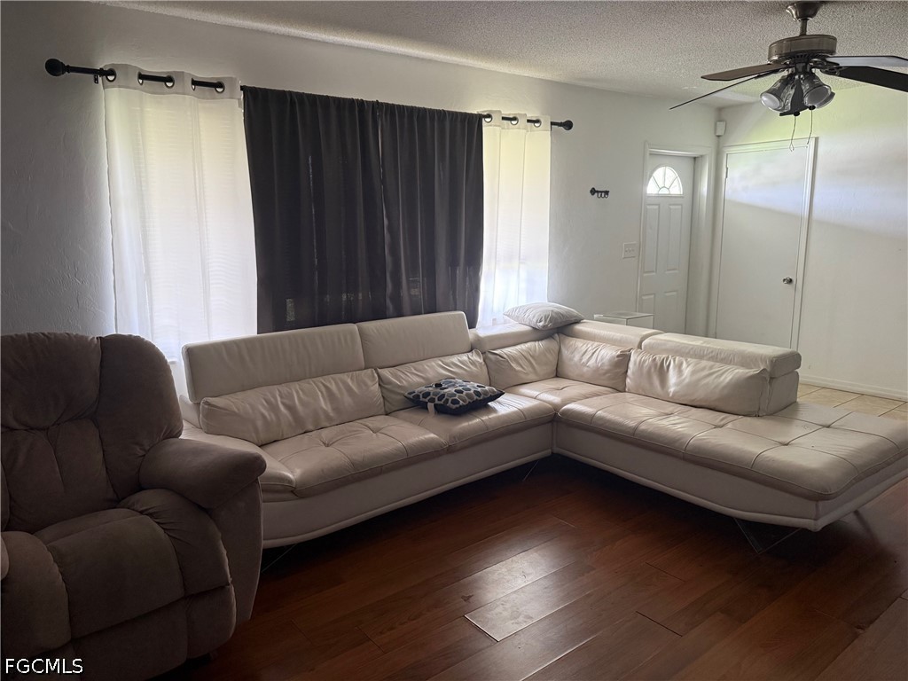 2 Bed SingleFamilyResidence for Sale in Lehigh Acres, photo 8