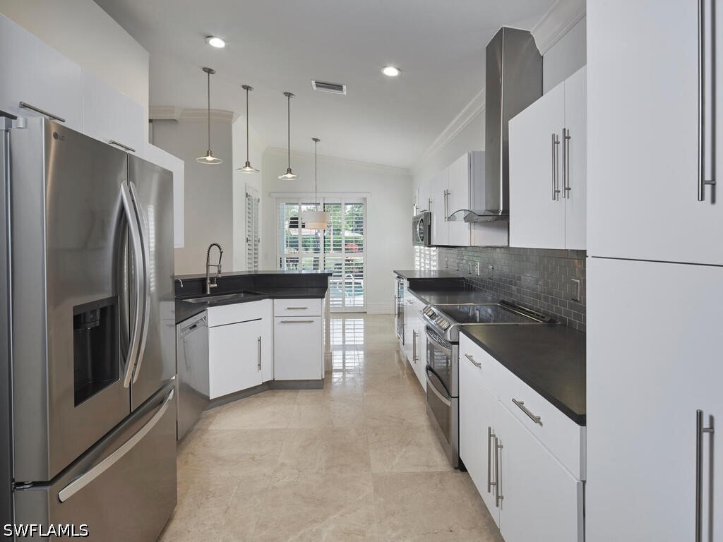 2 Bed Pool Home for Sale in Ventura, photo 8