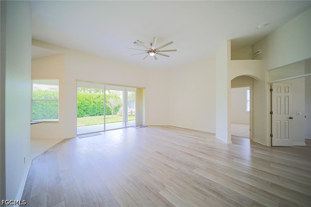 4 Bed SingleFamilyResidence for Sale in Danforth Lakes, photo 8