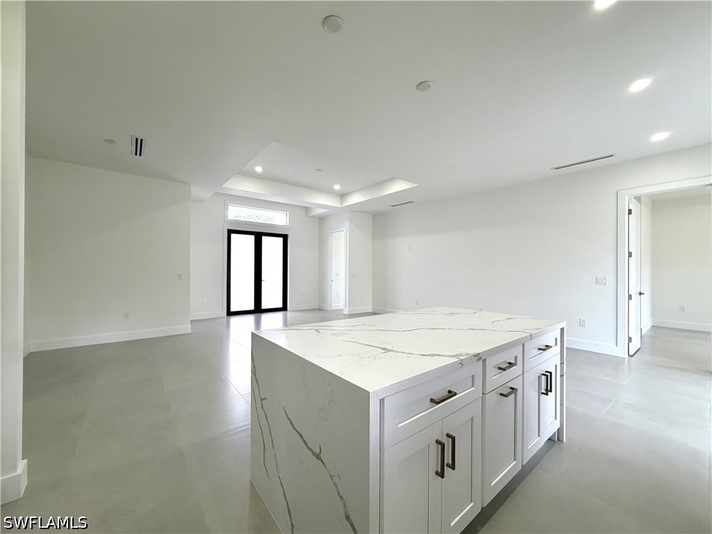4 Bed SingleFamilyResidence for Sale in Naples, photo 8