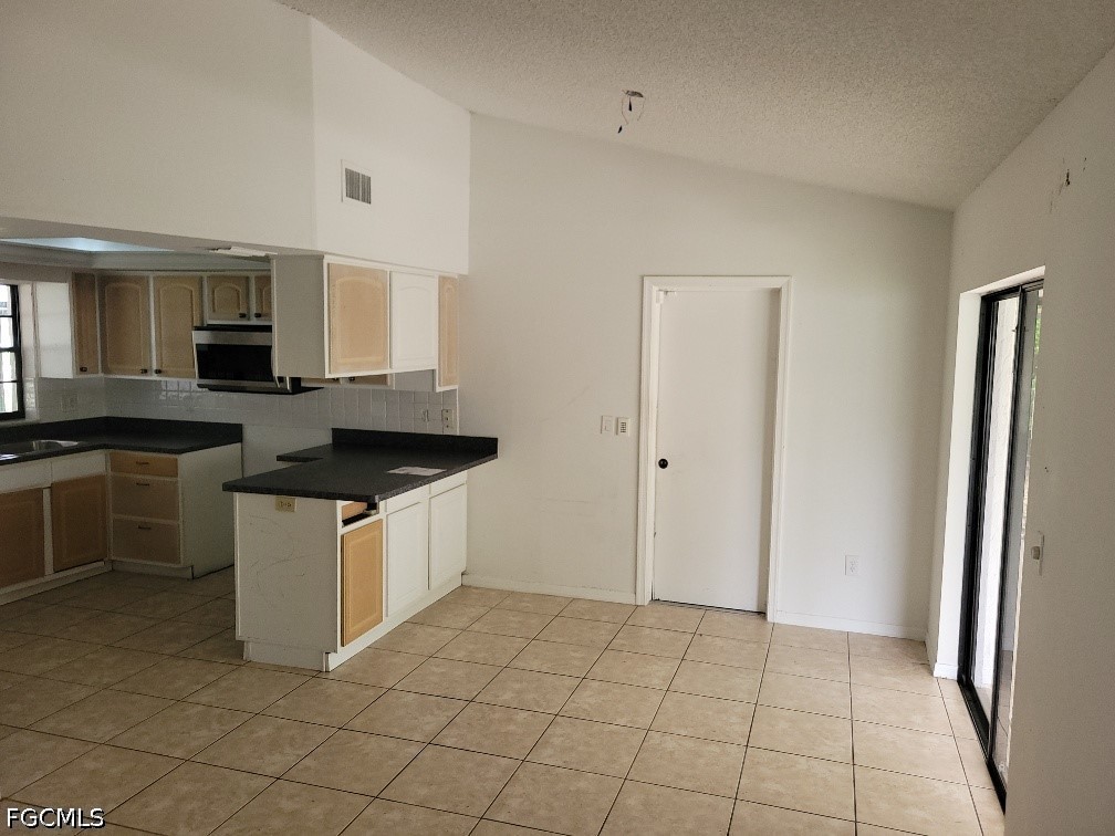 2 Bed Pool Home for Sale in Cape Coral, photo 8
