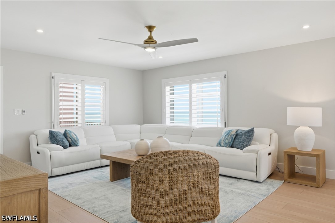 2 Bed Pool Home for Sale in Hickory Shores, photo 8