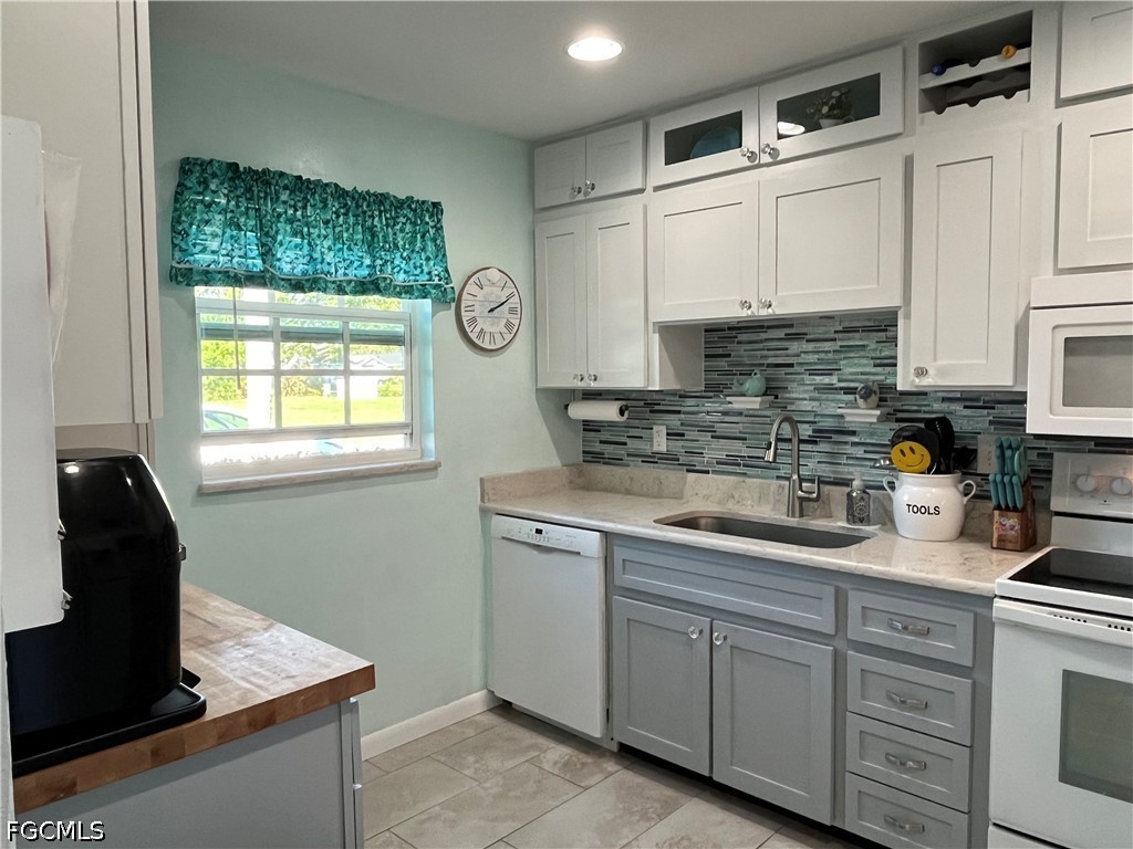 2 Bed Attached for Sale in Fort Myers, photo 8