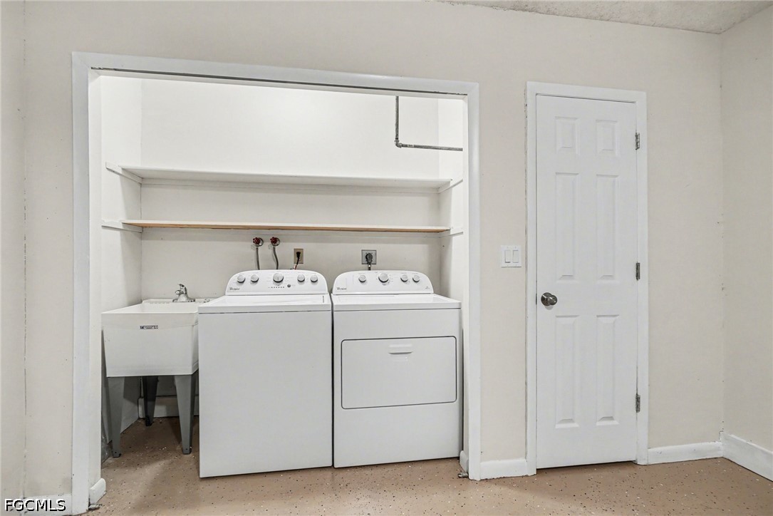 2 Bed Attached for Sale in Fort Myers, photo 8