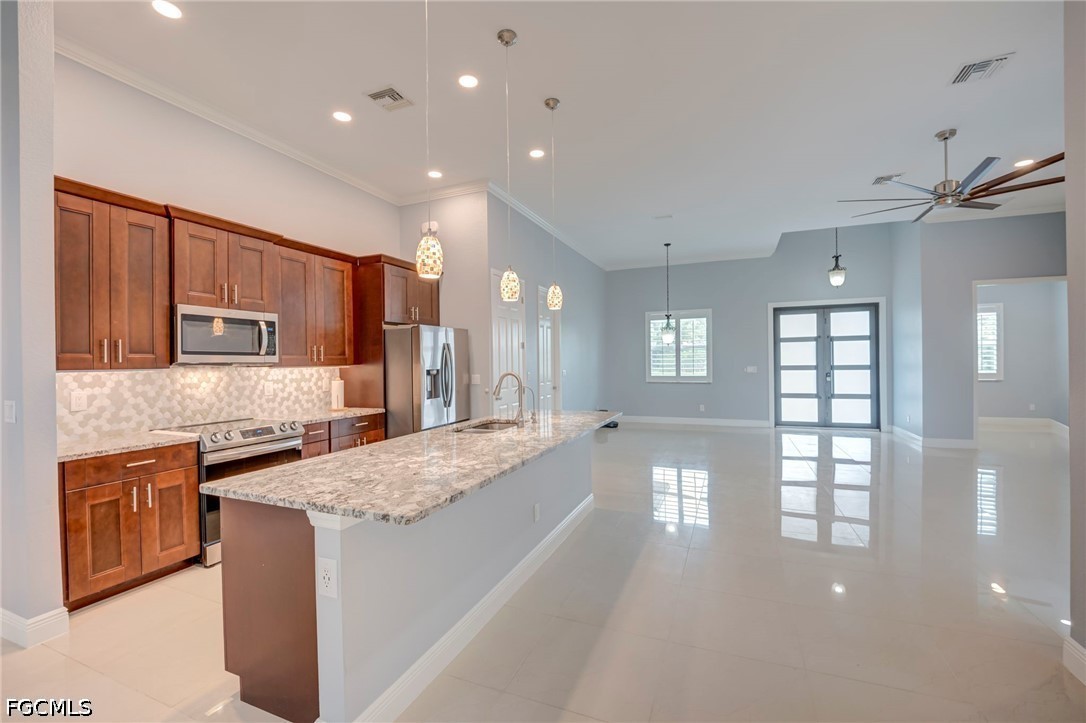4 Bed SingleFamilyResidence for Sale in Lehigh Acres, photo 8