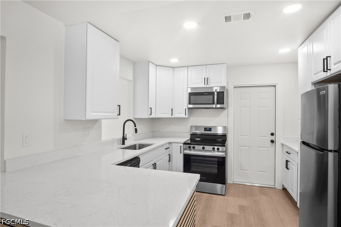 3 Bed Pool Home for Sale in Cape Coral, photo 8
