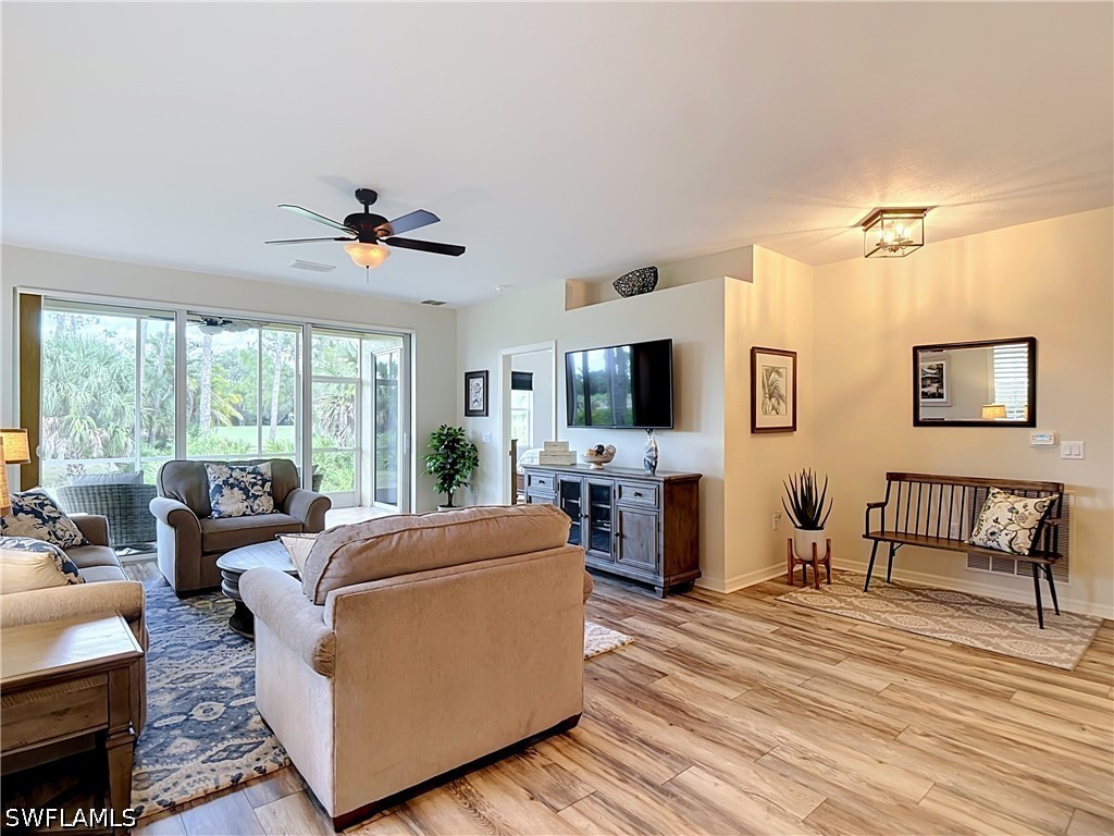 2 Bed Condominium for Sale in Sabal Palm, photo 8