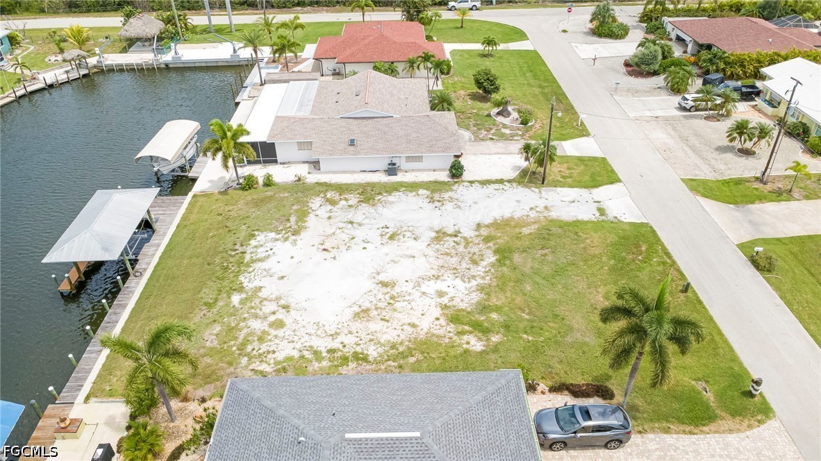 Waterfront Home for Sale in St James City, photo 8