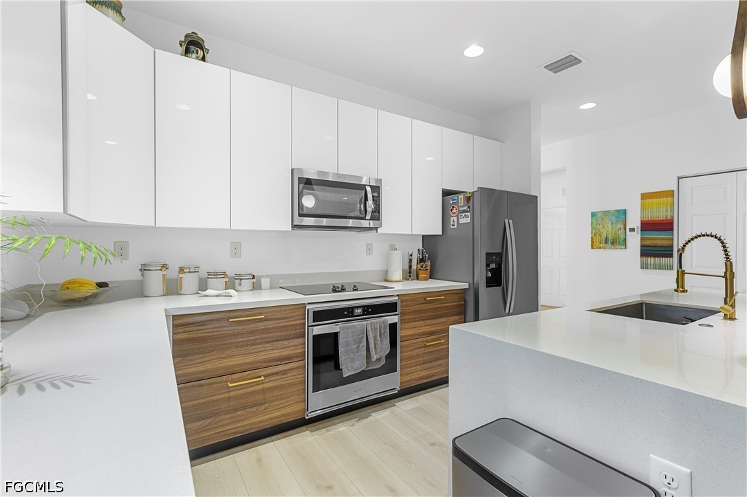 3 Bed SingleFamilyResidence for Sale in Maple Ridge, photo 8