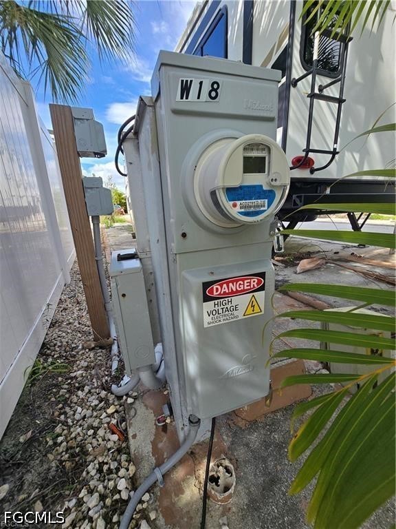 Waterfront Home for Sale in Fort Myers, photo 8