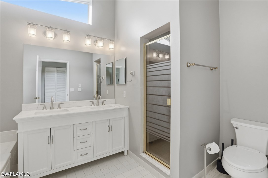 3 Bed SingleFamilyResidence for Sale in Naples, photo 8
