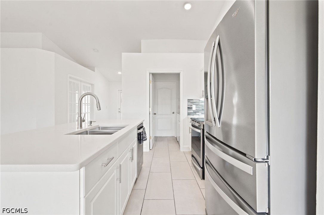 3 Bed SingleFamilyResidence for Sale in Cape Coral, photo 8