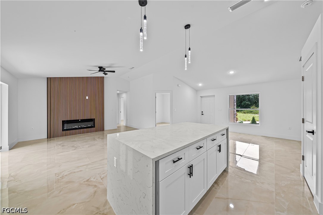 4 Bed SingleFamilyResidence for Sale in Lehigh Acres, photo 8