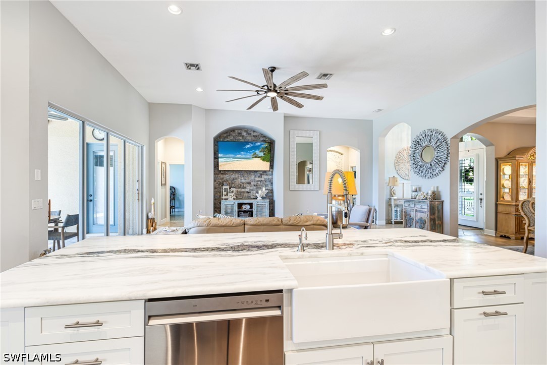 4 Bed Waterfront Home for Sale in Aster Place, photo 8