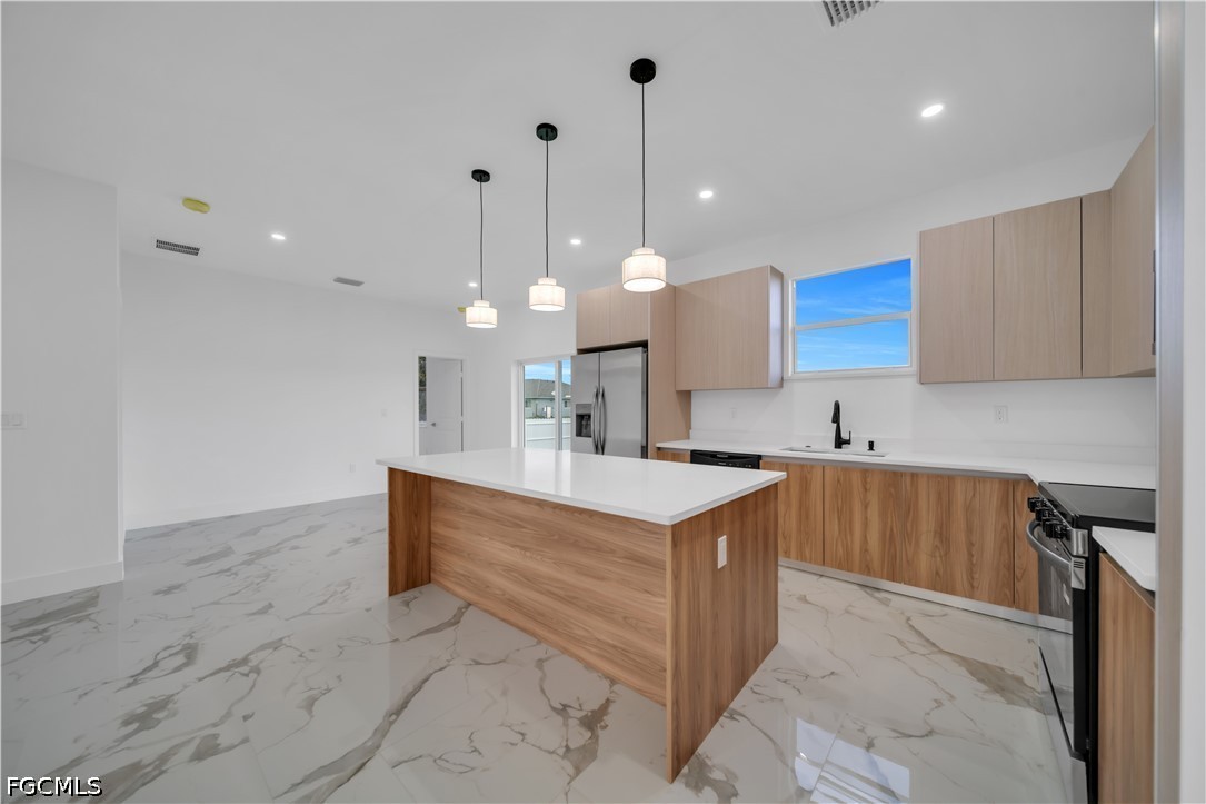 3 Bed SingleFamilyResidence for Sale in Acreage, photo 8