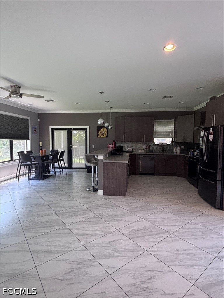 4 Bed SingleFamilyResidence for Sale in Fort Myers, photo 8