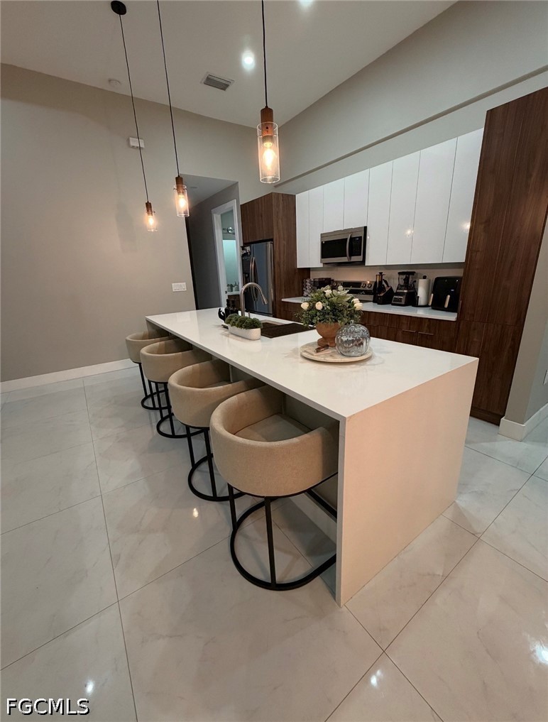 4 Bed SingleFamilyResidence for Sale in Cape Coral, photo 8