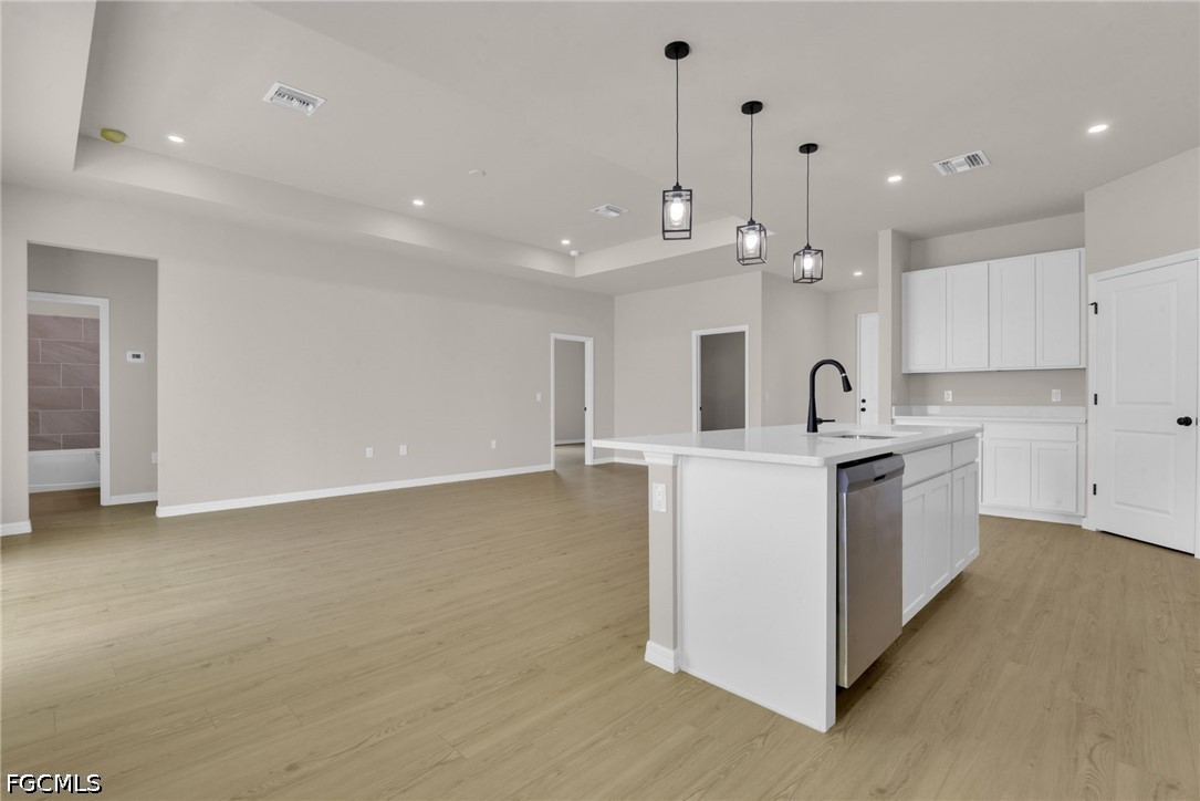 4 Bed SingleFamilyResidence for Sale in Cape Coral, photo 8