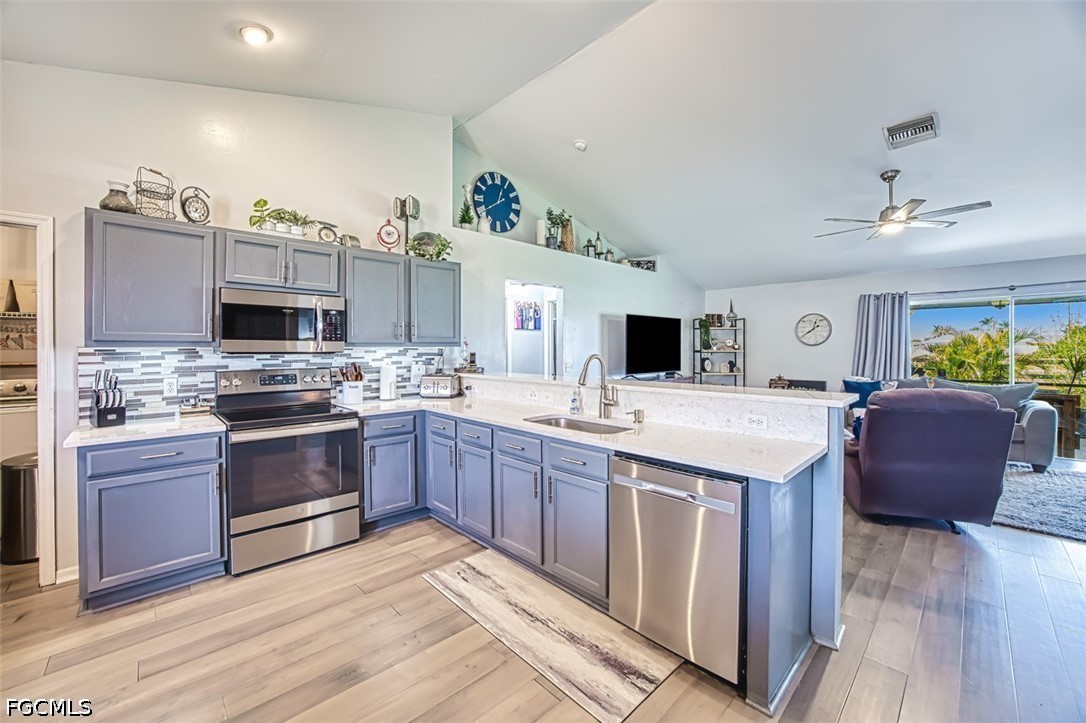 4 Bed SingleFamilyResidence for Sale in Cape Coral, photo 8