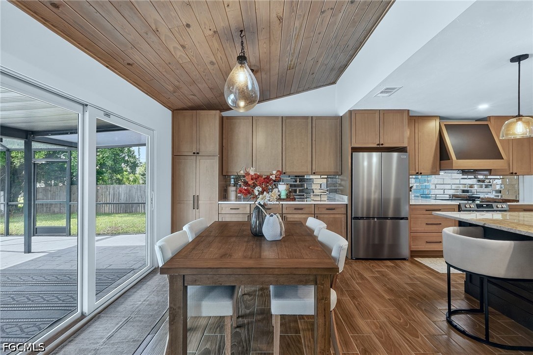 3 Bed Pool Home for Sale in San Carlos Park, photo 8