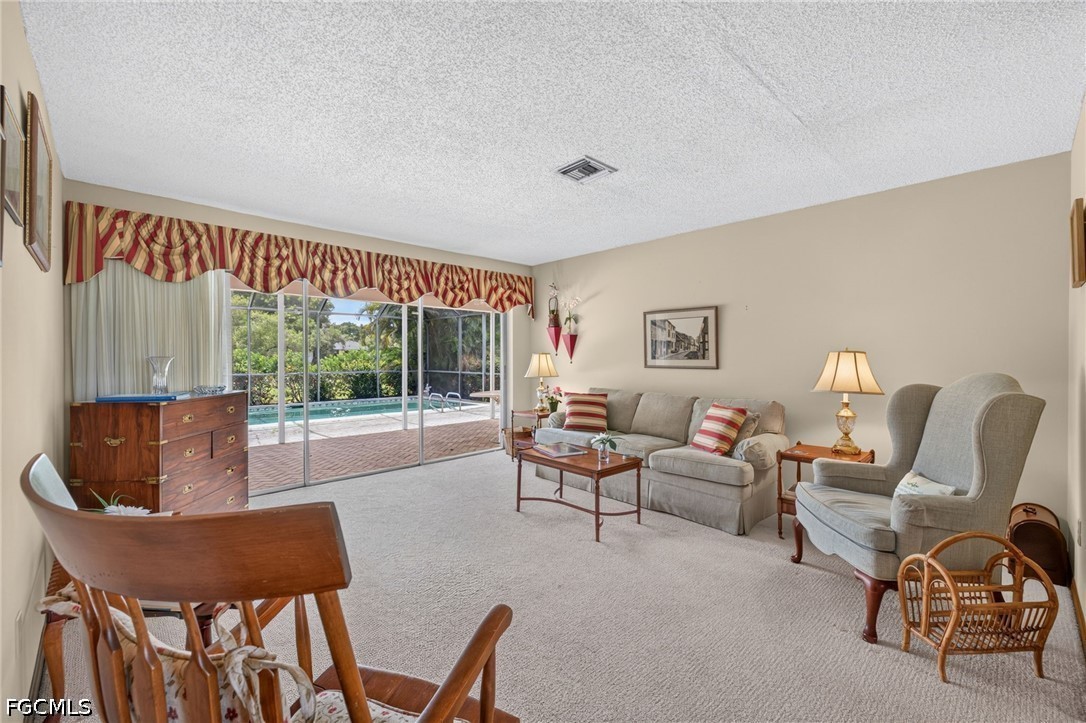 3 Bed Pool Home for Sale in Fort Myers, photo 8