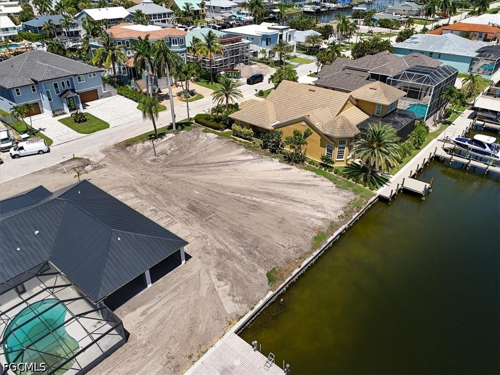 Waterfront Home for Sale in Siesta Isles, photo 8