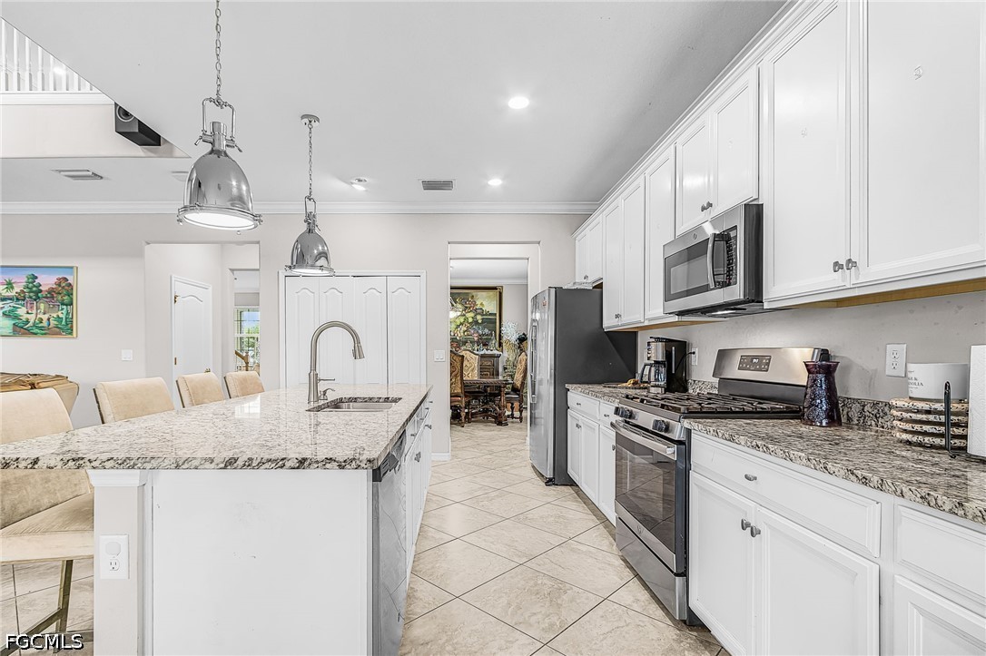 5 Bed Pool Home for Sale in Trails Edge, photo 8