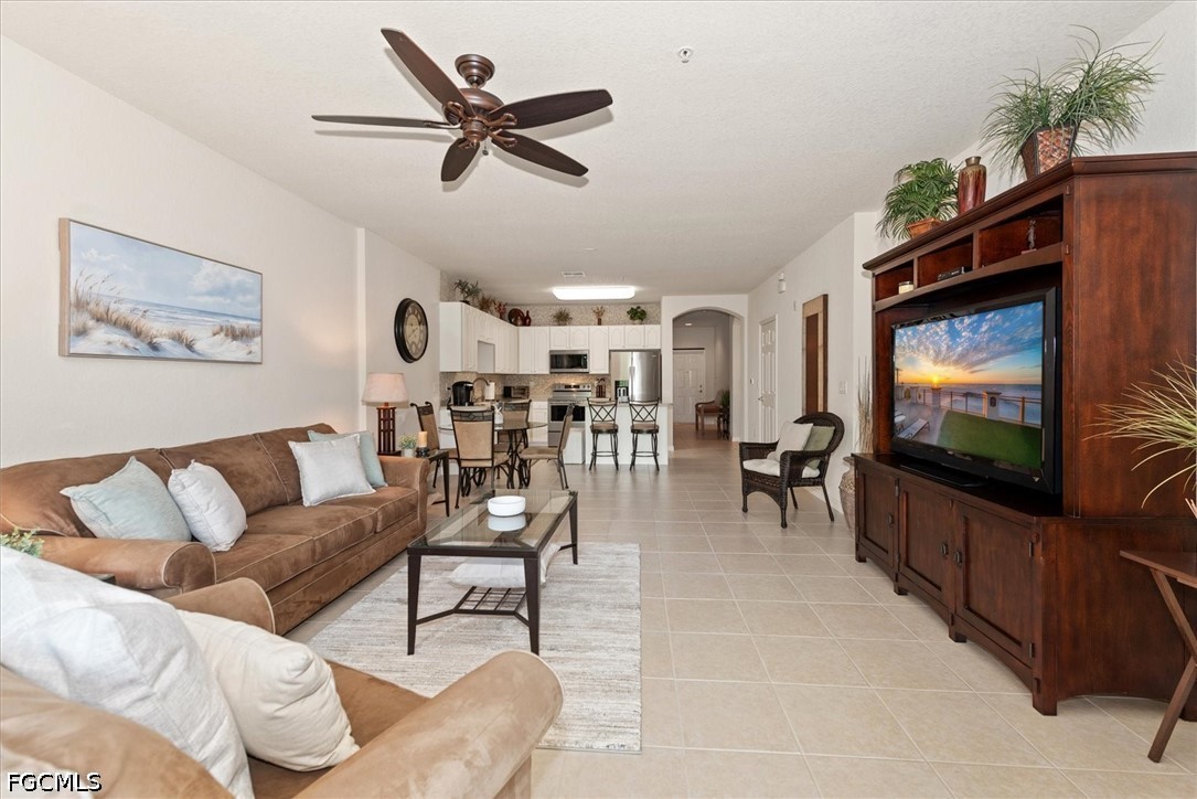 2 Bed Waterfront Home for Sale in Fort Myers, photo 8