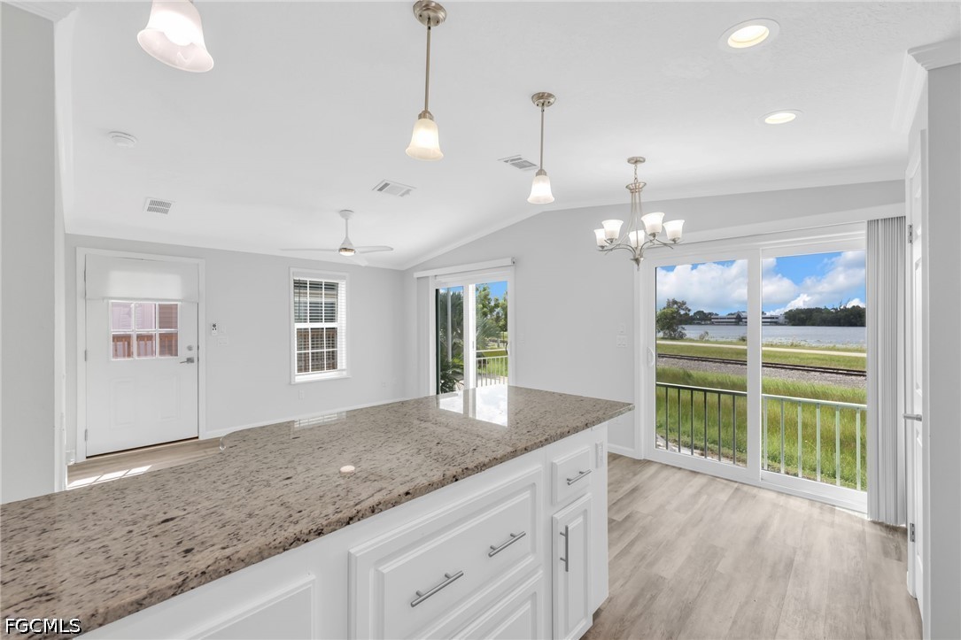 2 Bed Waterfront Home for Sale in Fort Myers, photo 8