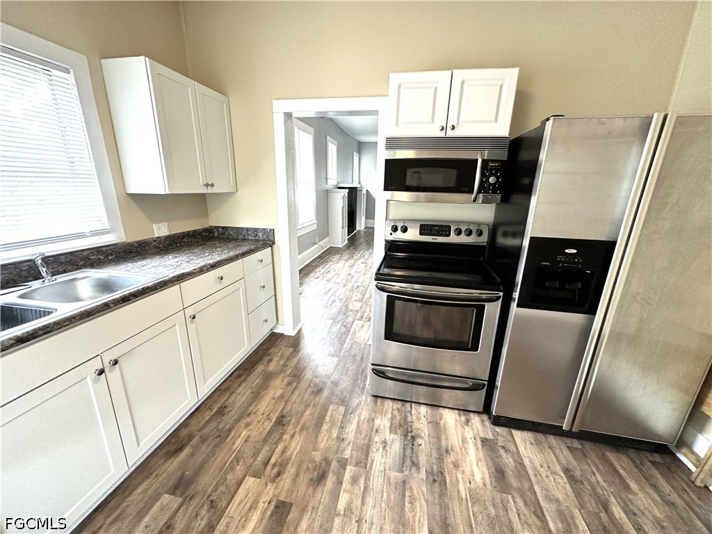 2 Bed SingleFamilyResidence for Sale in Fort Myers, photo 8