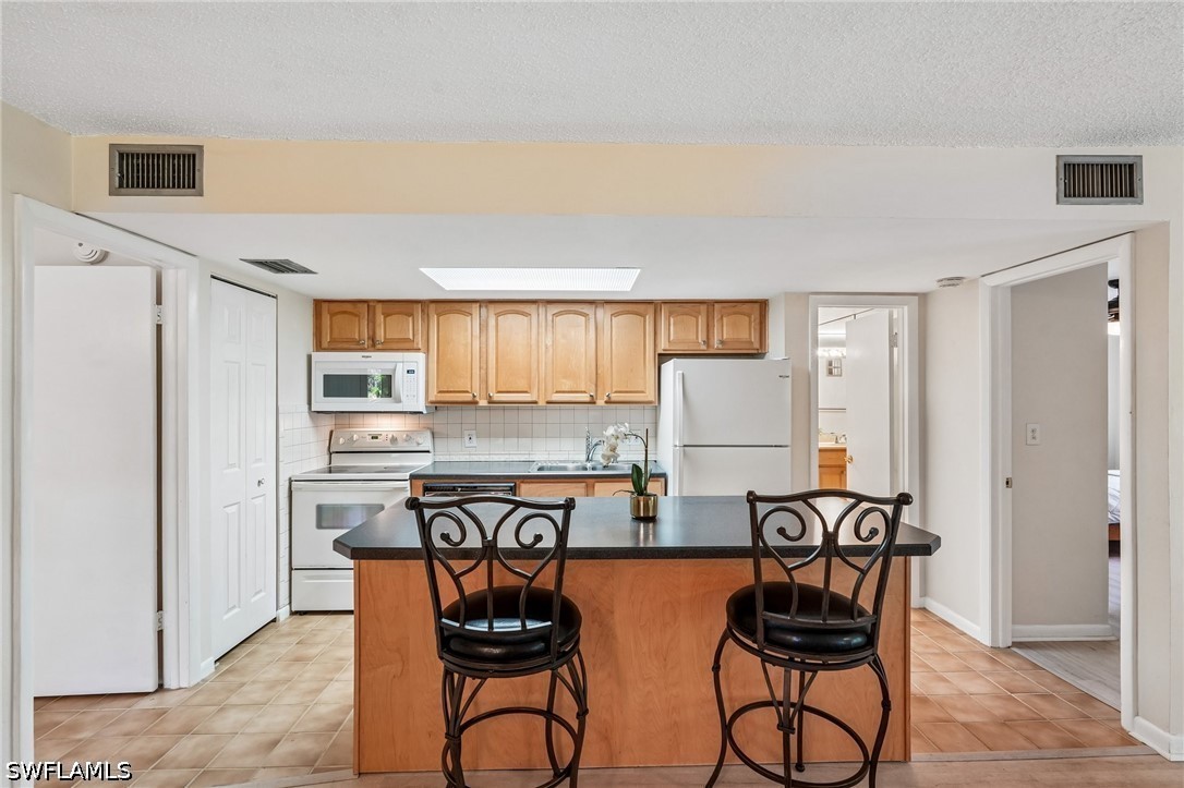 2 Bed Waterfront Home for Sale in Naples, photo 8