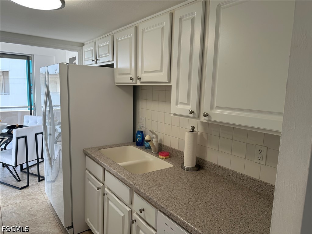 2 Bed Pool Home for Sale in Cape Coral, photo 8